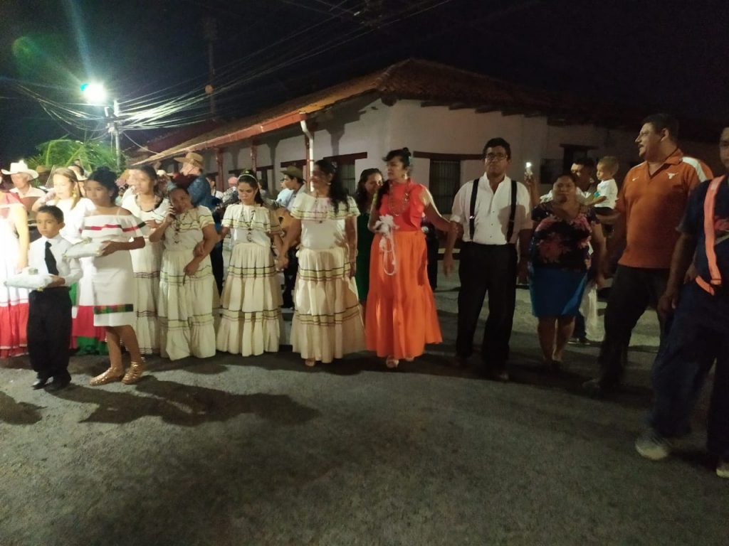  Hermosos trajes típicos.