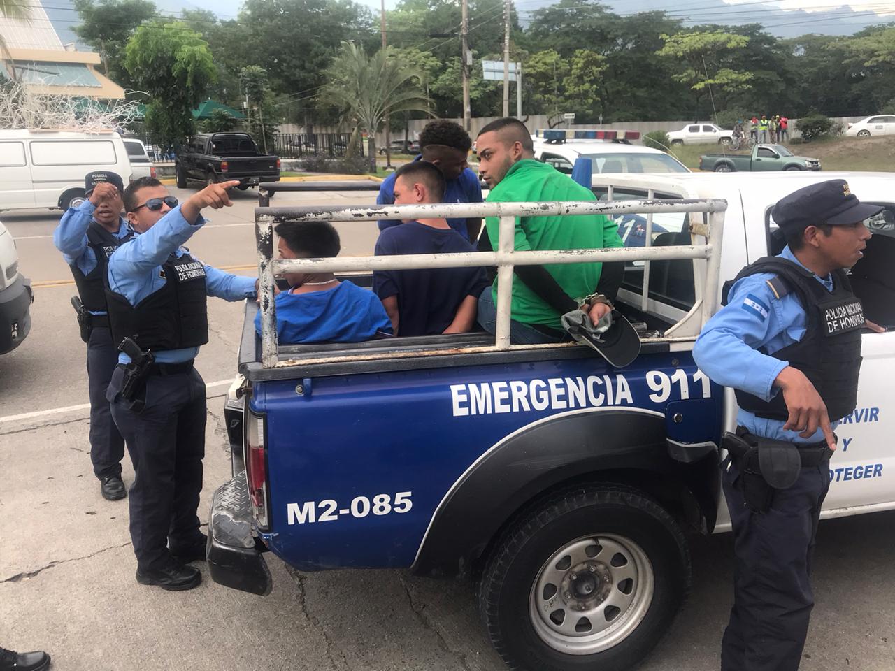 Una mujer embarazada y seis hombres fueron detenidos cuando pretendían asaltar una tienda en Honduras