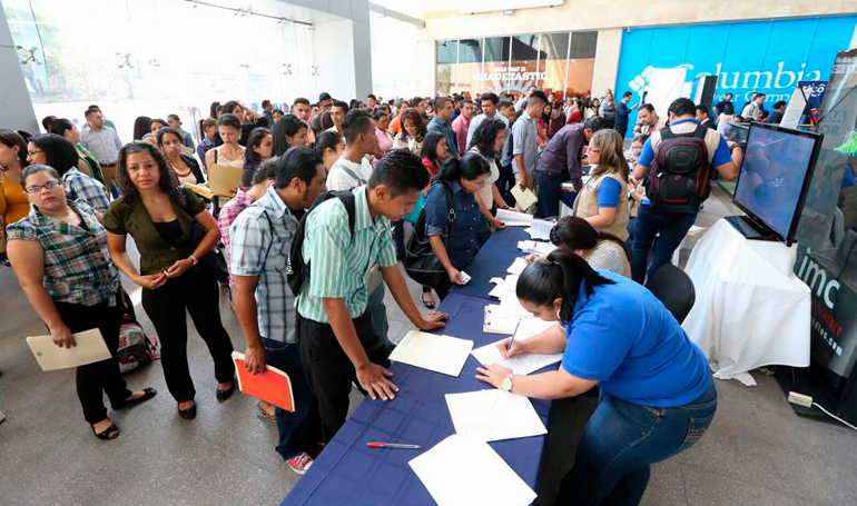 Ante contracción económica sólo cabe generación de empleo y más producción
