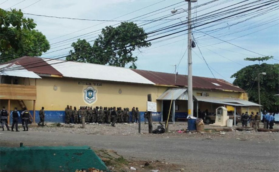 Intervenido centro penal de La Ceiba, frente a muertes múltiples