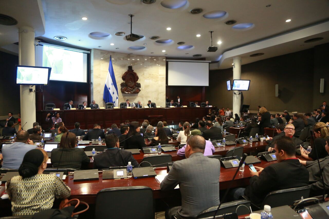 Diputado nacionalista presenta moción para derogar decreto de creación de la MACCIH