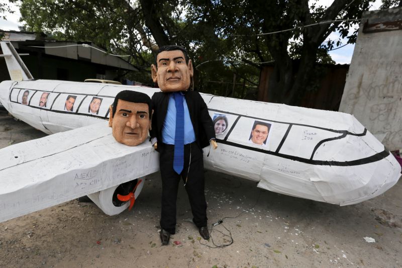 Conocidas personalidades del ámbito político figuran entre los monigotes en Honduras