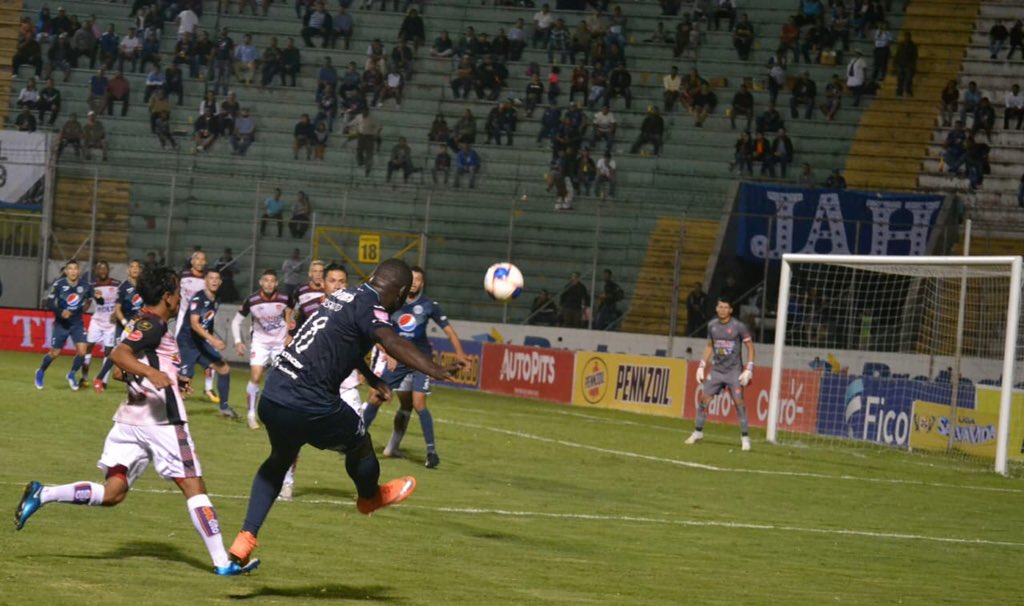 Motagua es líder de la pentagonal al golear 5-2 al Vida en Tegucigalpa