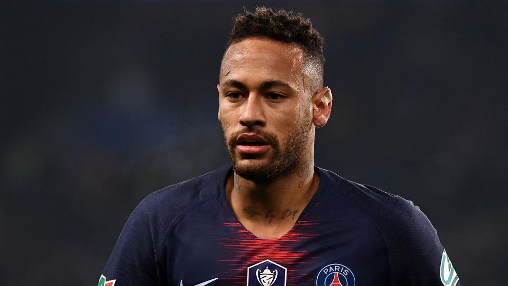 PSG tendría que vender a Neymar