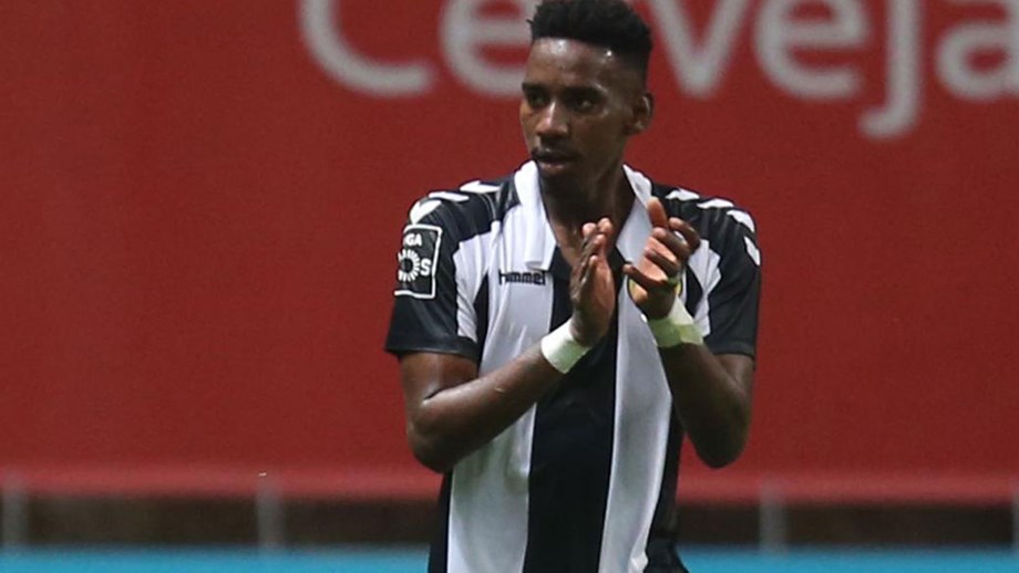Nacional gana gracias a Róchez