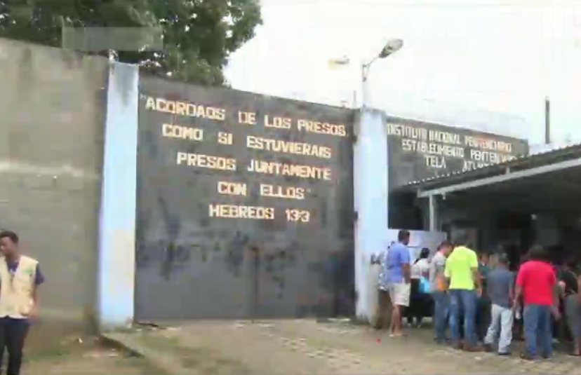 Decomisan varias armas de fuego en la cárcel de Tela, donde se registró la muerte violenta de 18 reos