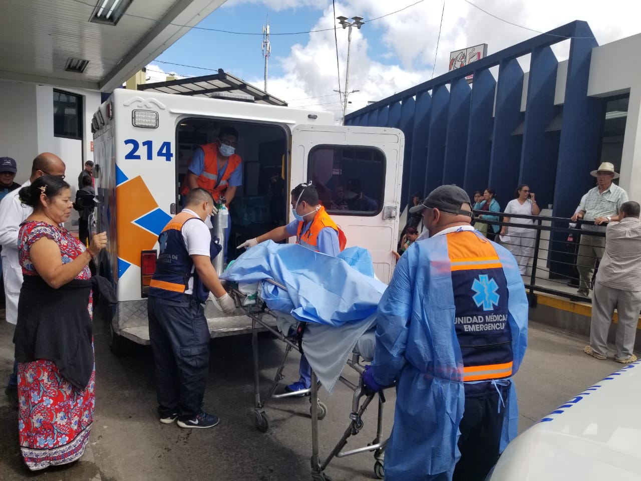 A Fundaniquem trasladan a Wilson Berríos joven afectado en su rostro por explosión de artefacto