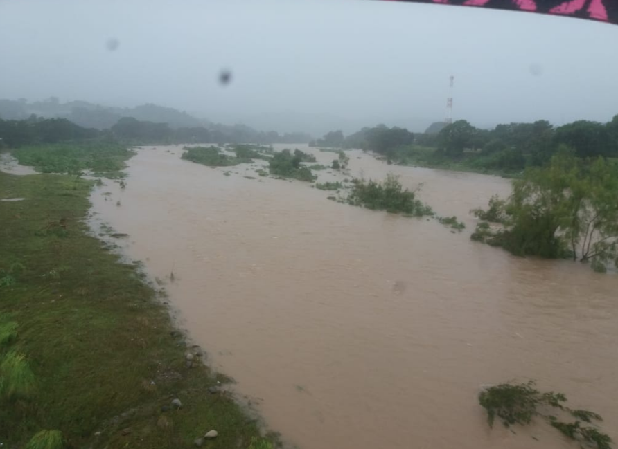 Imagen de Diez familias han sido evacuadas por las fuertes lluvias en El Porvenir, Atlántida