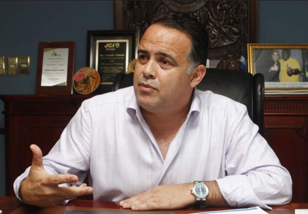 Investigan al alcalde sampedrano Armando Calidonio por Abuso de Autoridad