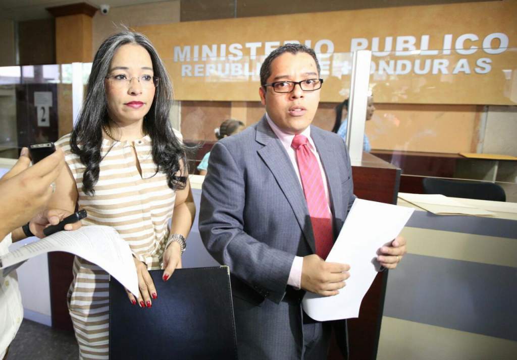 ¡Negocio oscuro! Compra fraudulenta de 56,000 lámparas denuncia CNA