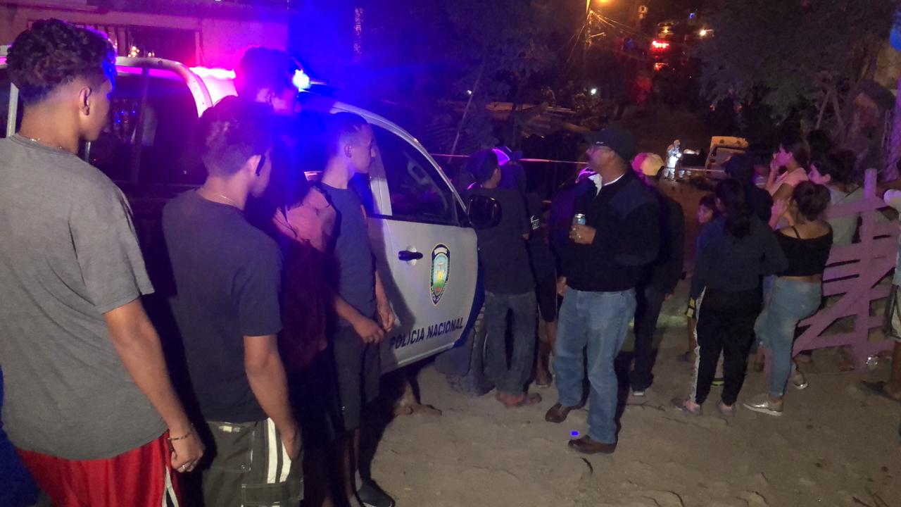 Mientras reparaban un vehículo asesinan a dos comerciantes en Tegucigalpa