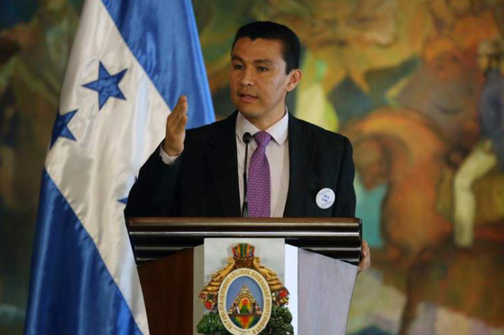Ministro Ebal Díaz culpa a la Maccih de percepción de corrupción de Honduras