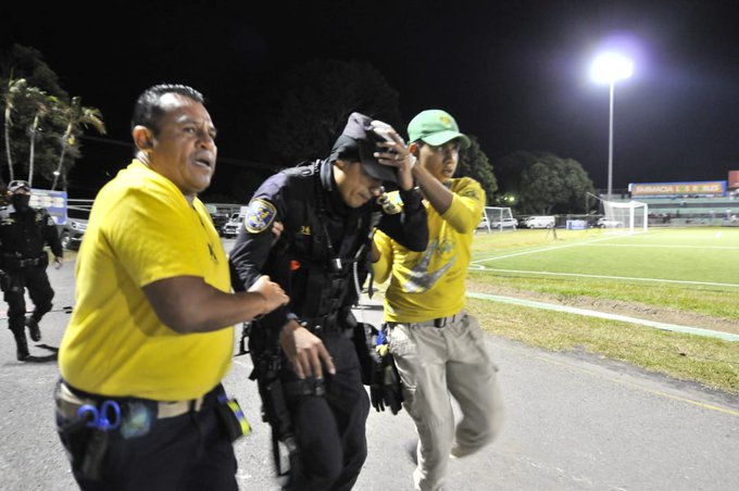 Se suspende el partido Olimpia vs Alianza por disturbios de barras bravas