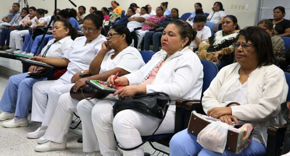 Gobierno convoca a reunión urgente al gremio de enfermería en relación al reajuste salarial