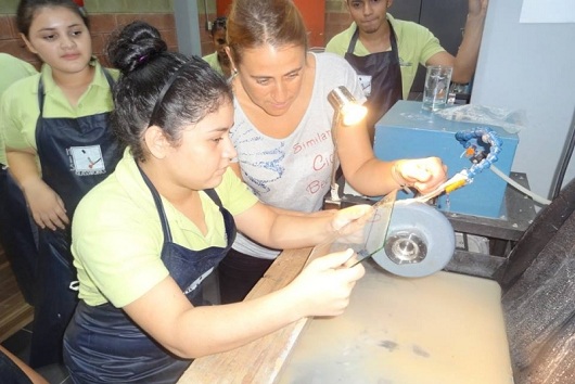 Cierran Escuela del Vidrio por amenazas de extorsionadores en El Progreso