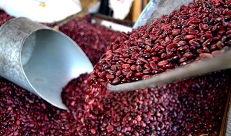 Baja el precio de los frijoles, la papa y el tomate en ferias del agricultor de Tegucigalpa