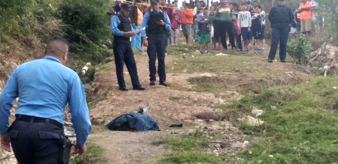 Encuentran encostalado a un niño de 18 meses en la capital hondureña