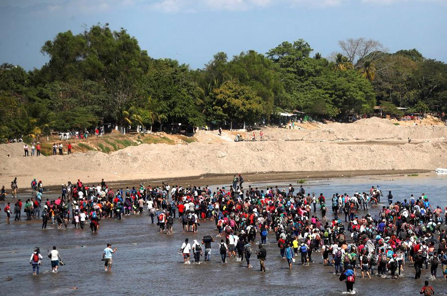 Dos niñas extraviadas en cruce de caravana a México