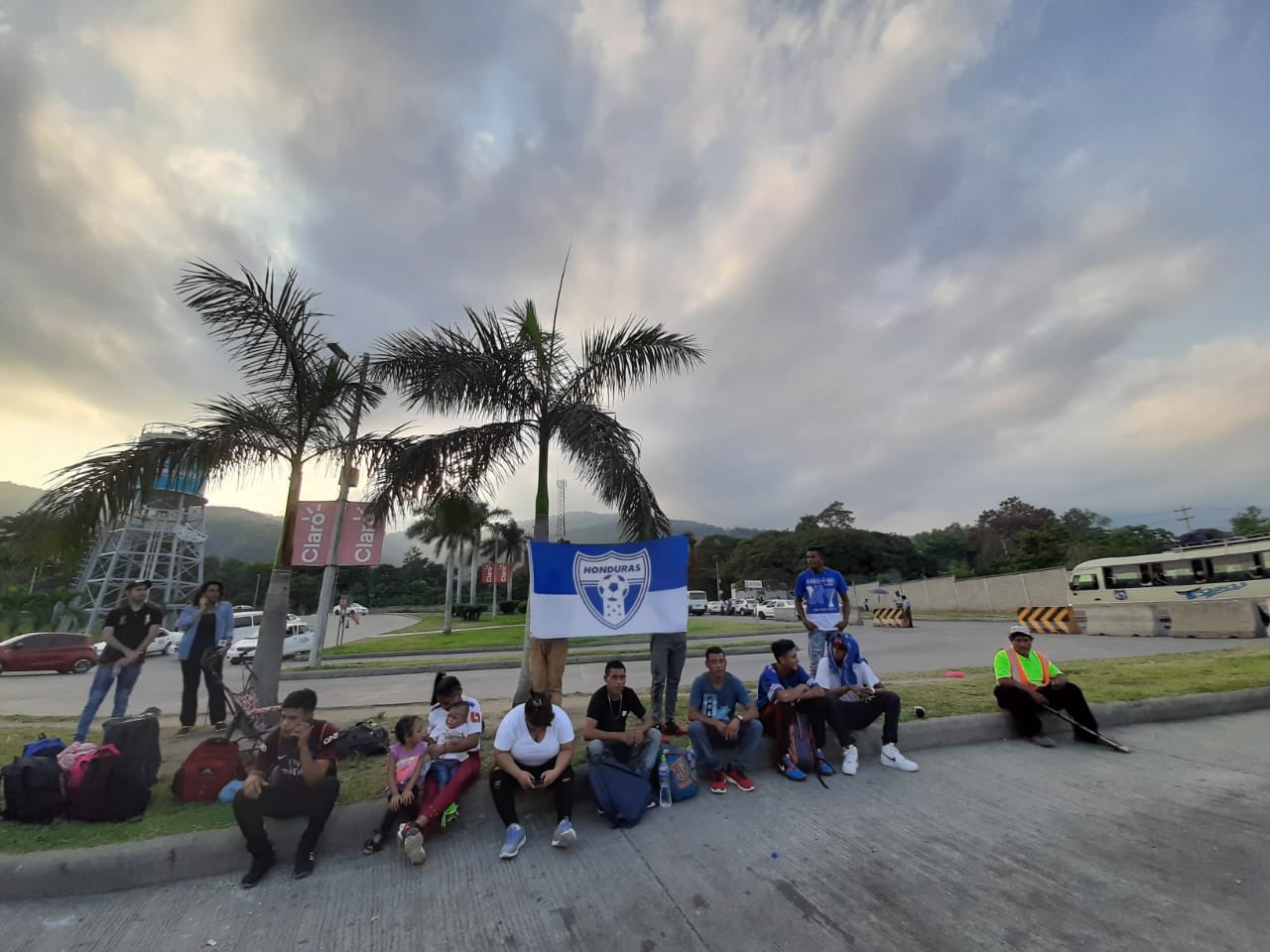 Sale de Honduras la segunda caravana de migrantes de 2020