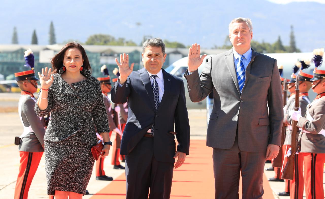 Presidente Hernández participará en la toma de posesión de su similar de Guatemala Alejandro Giammattei