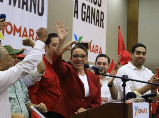 Xiomara de Zelaya precandidata presidencial: "Llegó la hora que una mujer tome las riendas de este país"