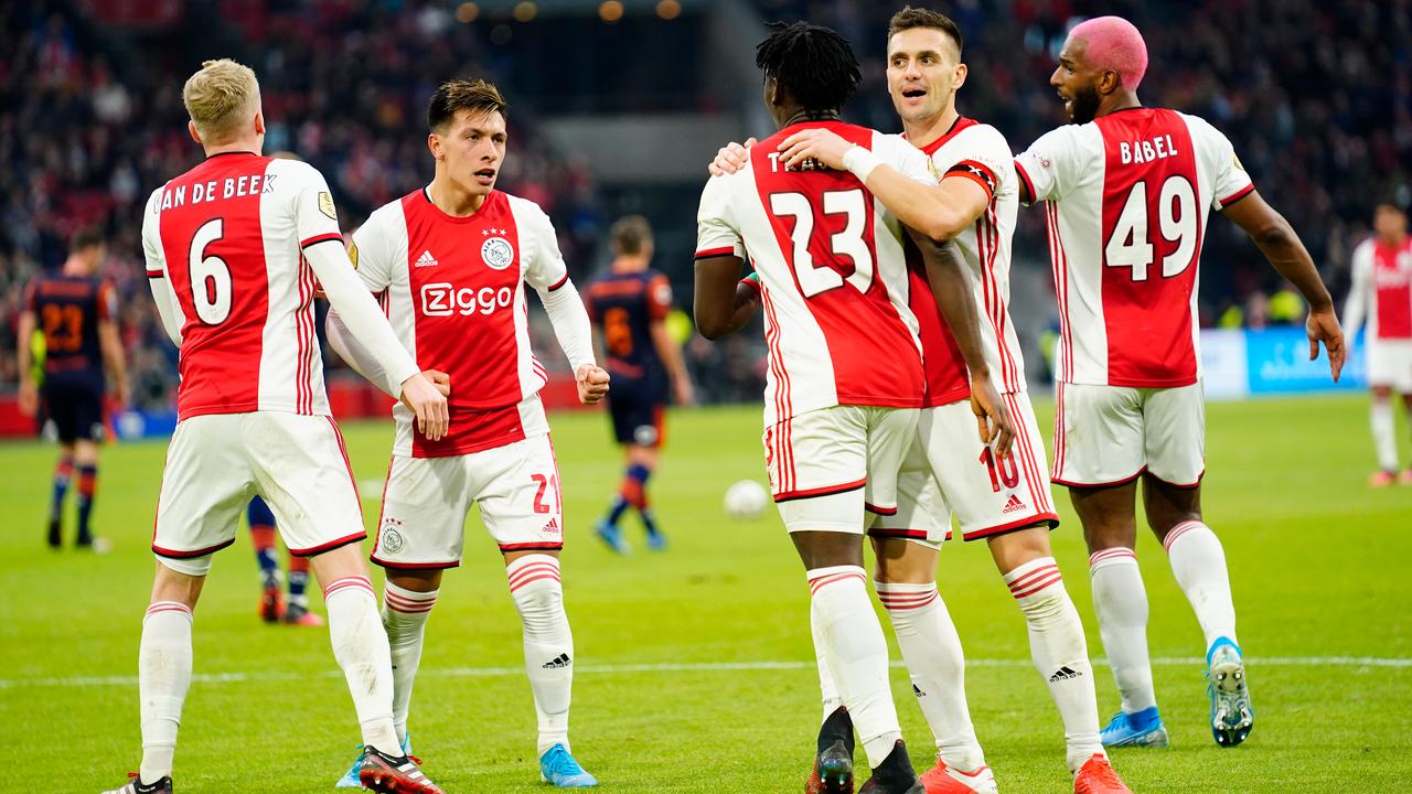 Ajax superó al Waalwijk