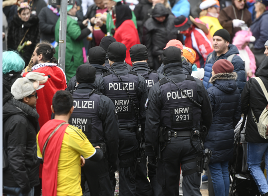 Varios heridos en Alemania al embestir un automóvil un desfile de carnaval (policía)
