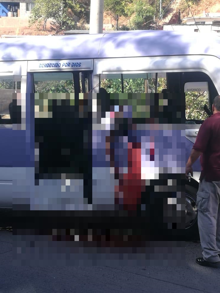 Asesinan a conductor y ayudante de bus rapidito en Los Pinos