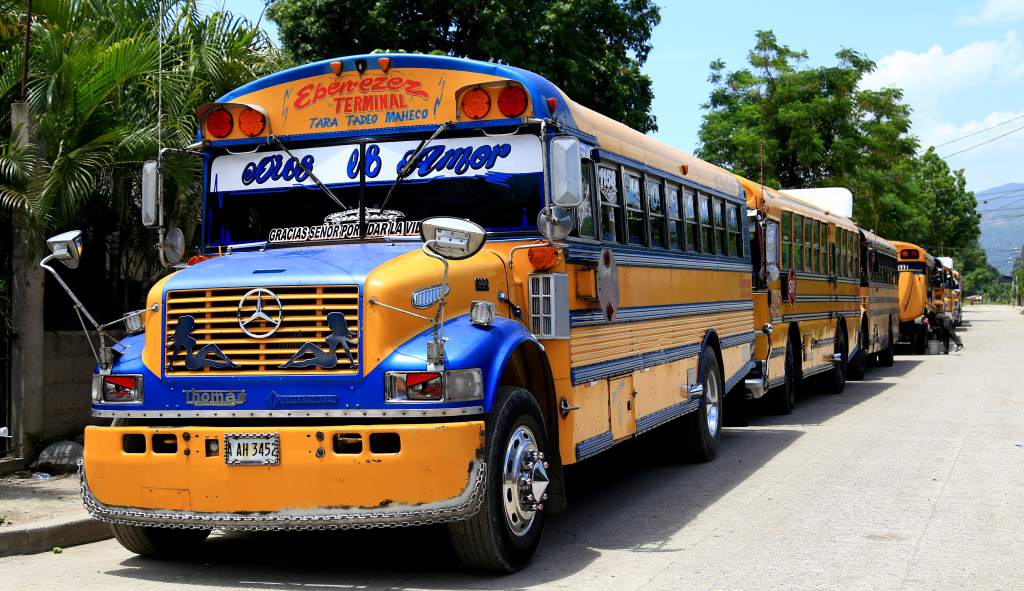 No se permitirá que conductores de buses anden televisores y música a todo volumen