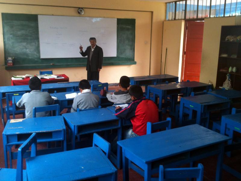 Imagen de Cuatro de cada 10 niños desertan de las aulas de clases por razones económicas
