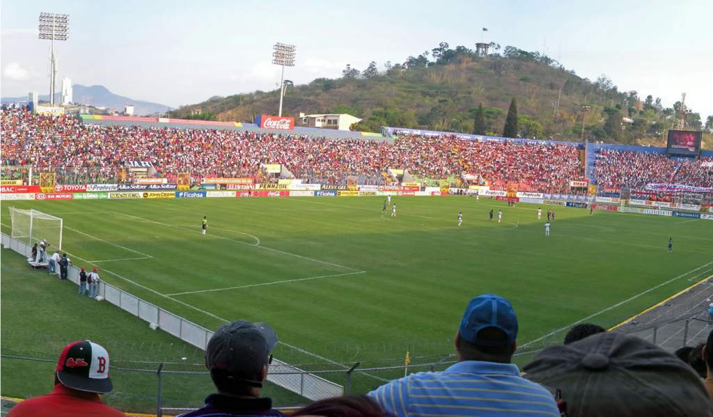 Estas son las prohibiciones para ingresar a los estadios en partidos de la Liga Nacional