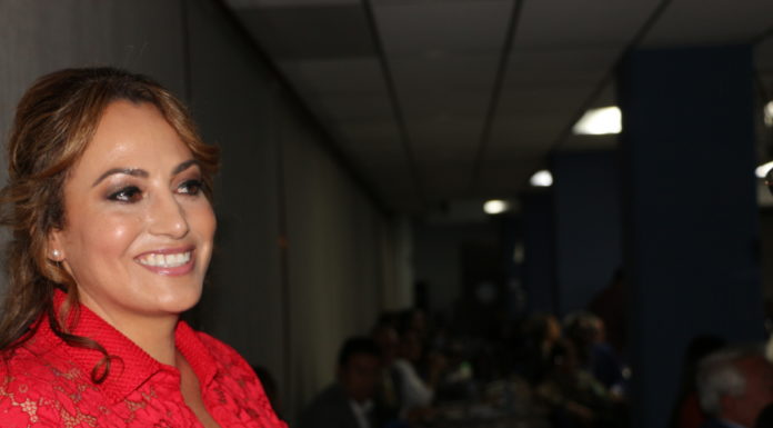Presidenta del Parlamento Centroamericano llega a Honduras para reunirse con el presidente Hernández