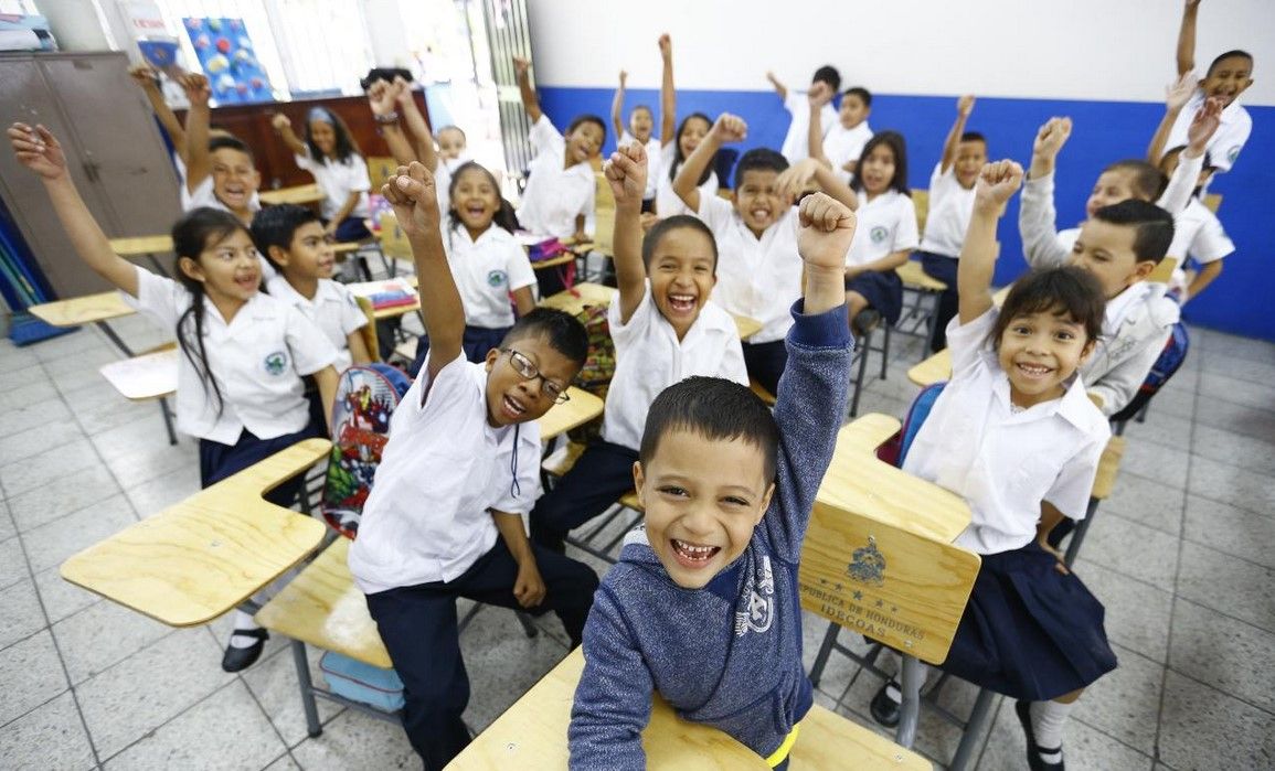 Con el lema "Te Queremos Estudiando" más de dos millones de niños inician año escolar 2020