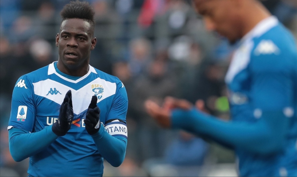 Imagen de Balotelli salió lesionado en su debut como capitán