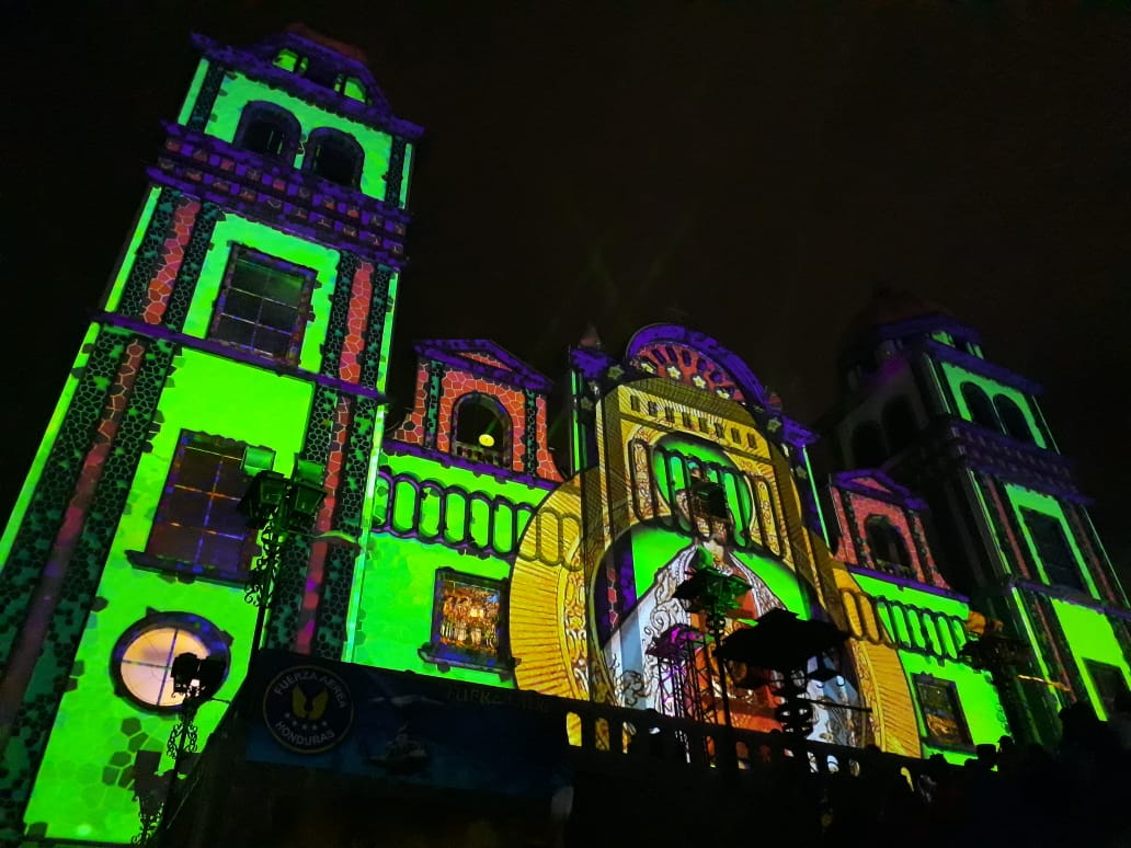 Imagen de Espectacular video mapping en honor a la Virgen de Suyapa