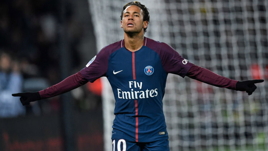 Neymar recibe premio en Francia