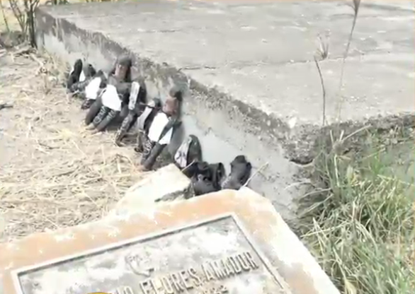 Encuentran varios muñecos de brujería en una tumba del cementerio de Danlí, El Paraíso