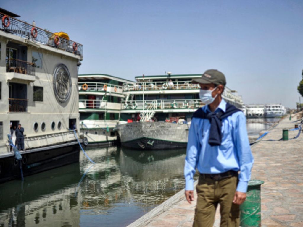 En cuarentena decenas de pasajeros de un crucero en Egipto por coronavirus