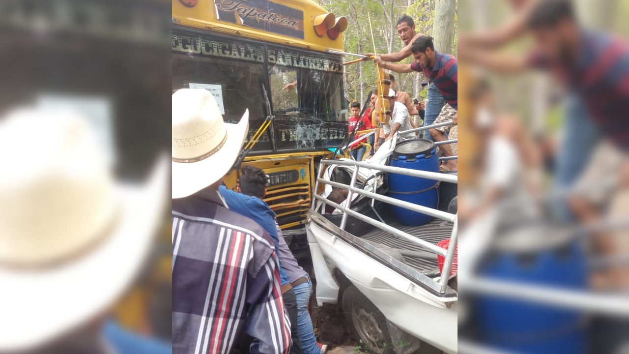 Una persona fallecida deja accidente de bus con militantes nacionalistas en Choluteca