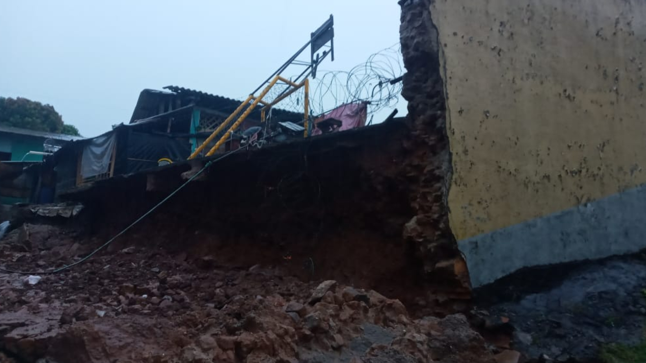 Colapsa muro perimetral del Centro Penal de Trujillo, no se reporta heridos ni fuga de reos