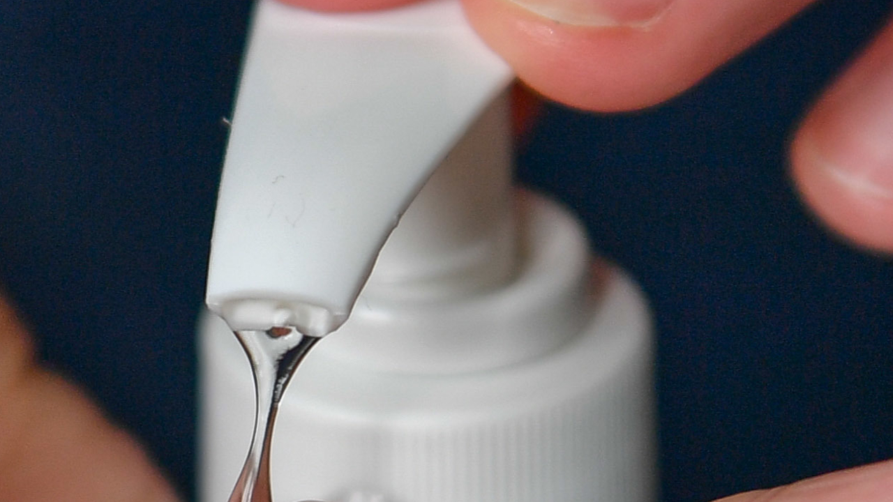 Louis Vuitton descansa en elaboración de perfumes para fabricar gel antibacterial por escasez en Francia