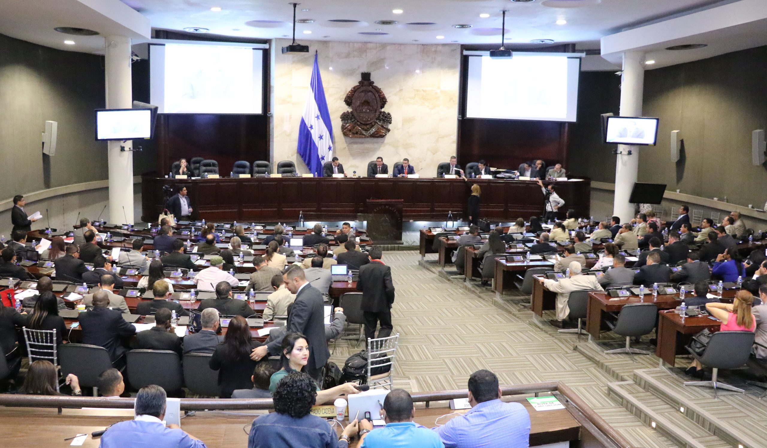 Congreso Nacional aprueba 420 millones de dólares para combatir el coronavirus en Honduras