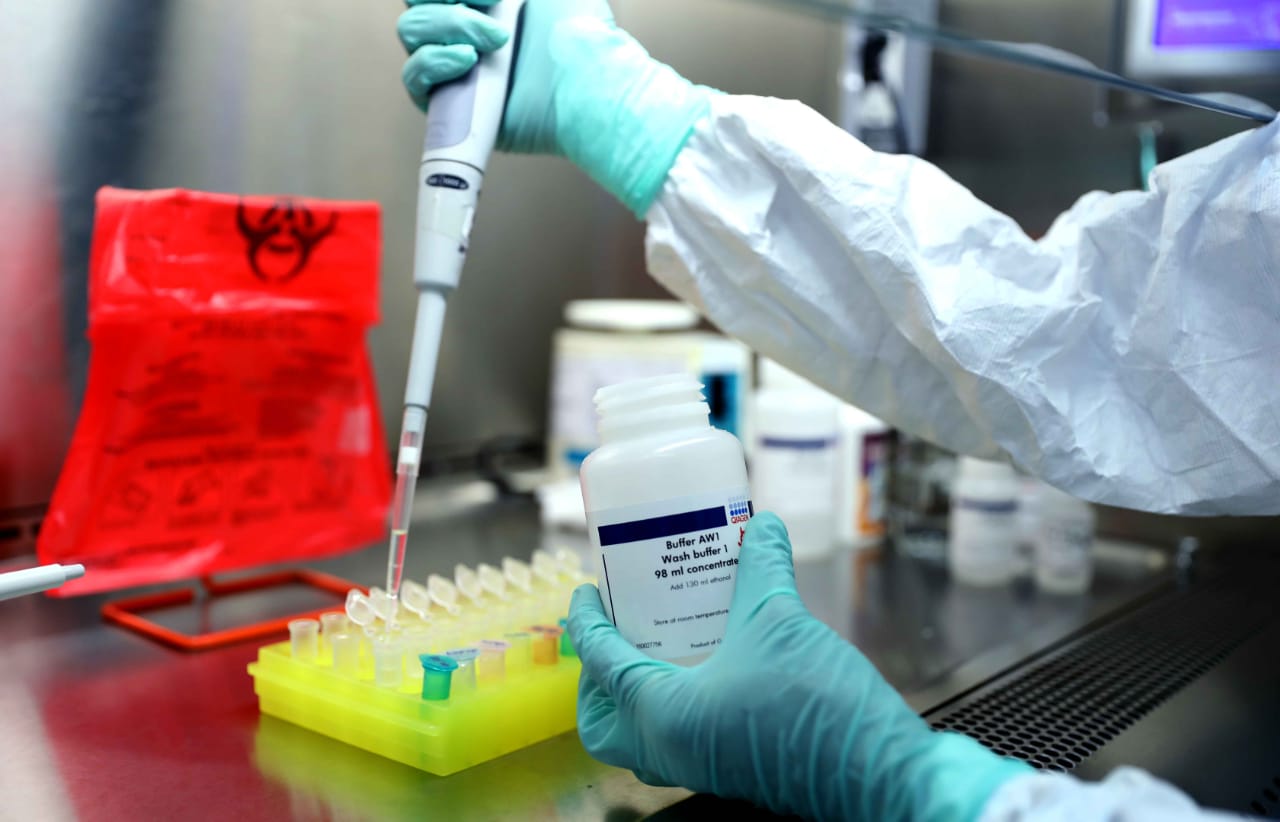 Coronavirus: Investigan si muerte de norteamericano está relacionada con covid-19 en Roatán