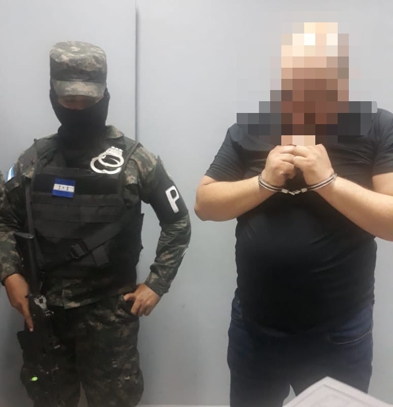 Capturan a hondureño que se hacía pasar por policía