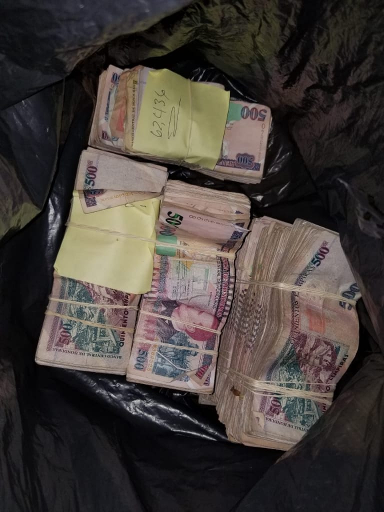 Arrestan a hondureño con casi un millón de lempiras
