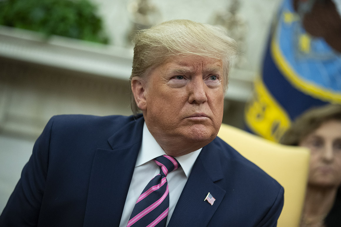 Funcionario brasileño que estuvo con Trump es positivo de Covid-19