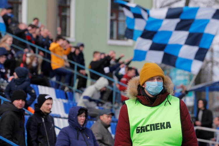 Fútbol pese al coronavirus: Liga de Bielorrusia se juega con público