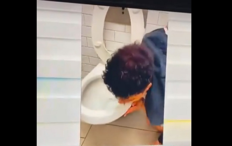 Positivo a Covid- 19 resultó influencer que lamió un inodoro por "coronavirus challenge"