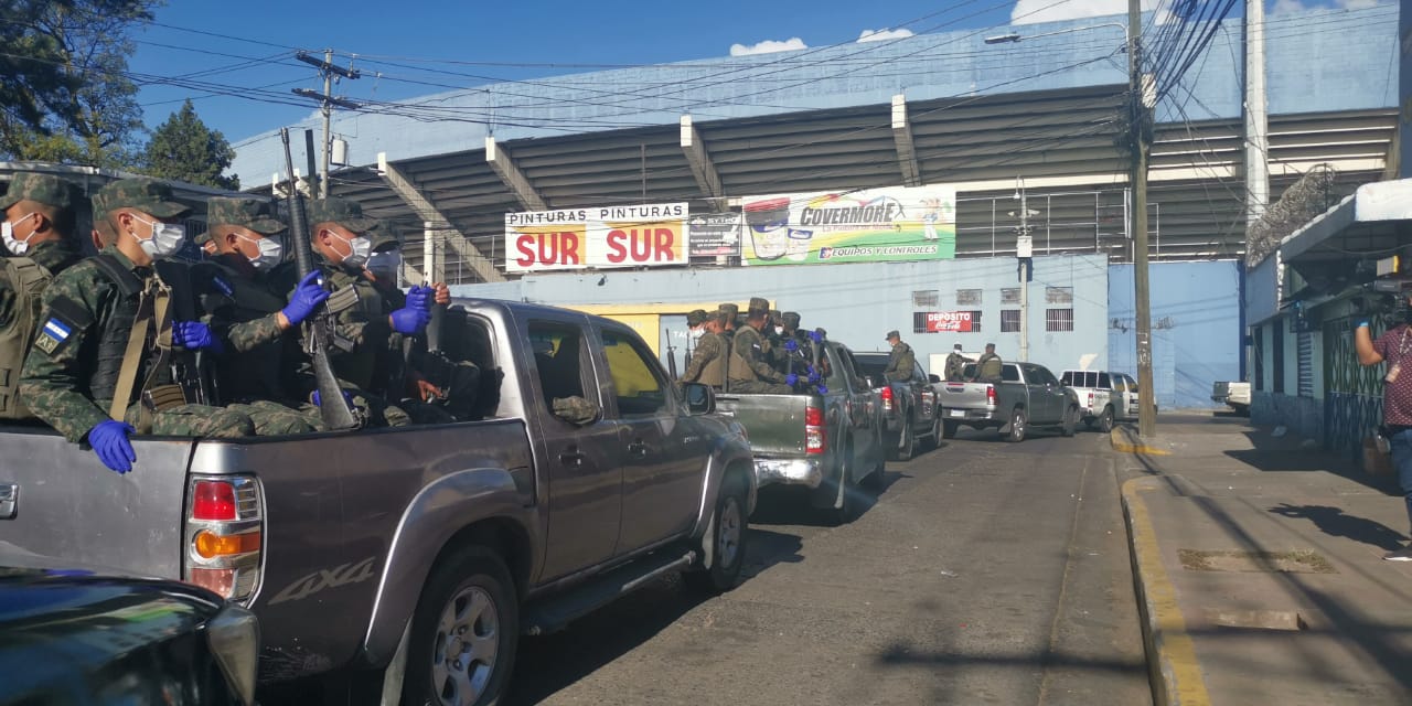 Intervienen colonia capitalina donde mujer infectada con coronavirus tuvo contacto con unas 30 personas