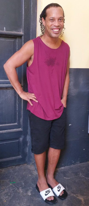 Filtran la primera foto de Ronaldinho desde una cárcel de Paraguay